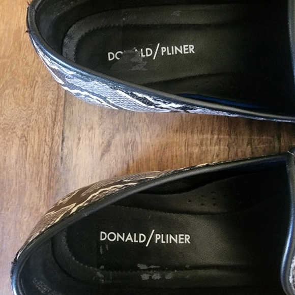 Donald Pliner Python Print Leather Slip-On Loafers Womens Size 8.5 - Picture 10 of 13